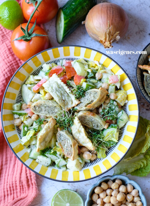 Rezept: Crispy Maultaschensalat - super schnelle Feierabendküche, Maultaschen aus der Heißluftfritteuse, knackiger Salat | waseigenes.com