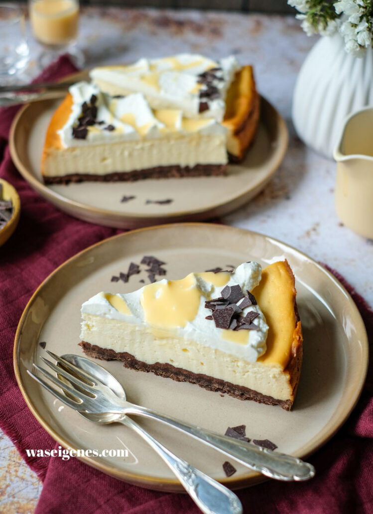 Cremiger Eierlikör-Käsekuchen mit Kakaoboden, Quark, Frischkäse, Mascarpone & Eierlikör! Perfekt für Ostern oder besondere Anlässe | Was backe ich heute? waseigenes.com