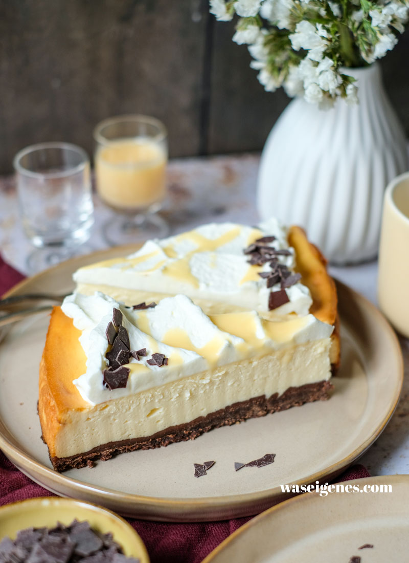 Eierlikör-Käsekuchen ~ Verführerisch lecker, so zart und cremig!