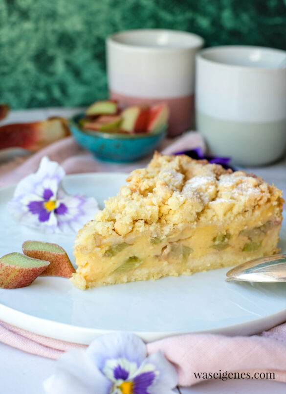 Rezept: Rhabarberkuchen mit Pudding und Butterstreuseln, waseigenes.com | Was backe ich heute?