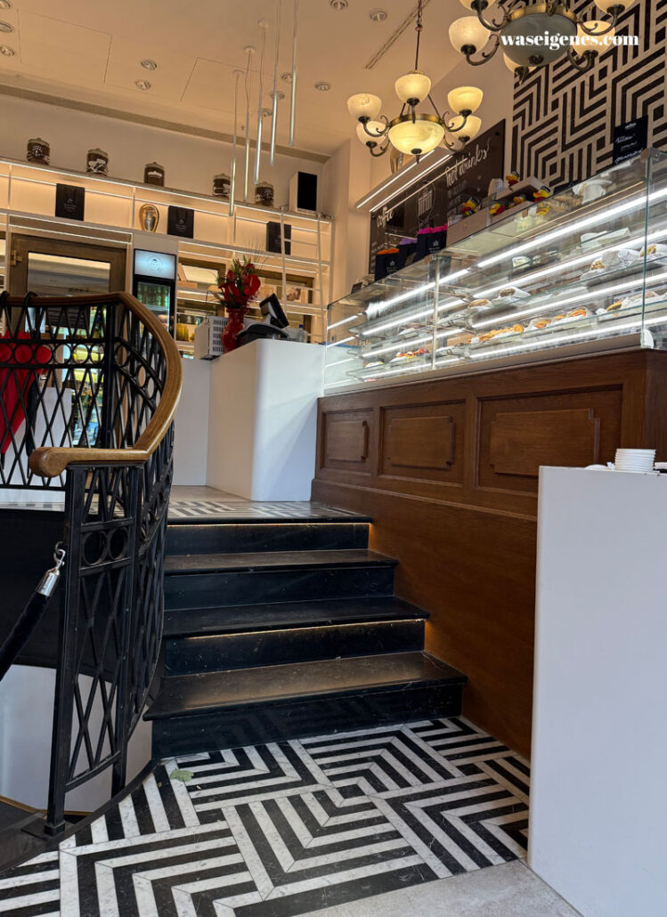 Berlin to go - waseigenes.com Adlon To Go Coffee Shop