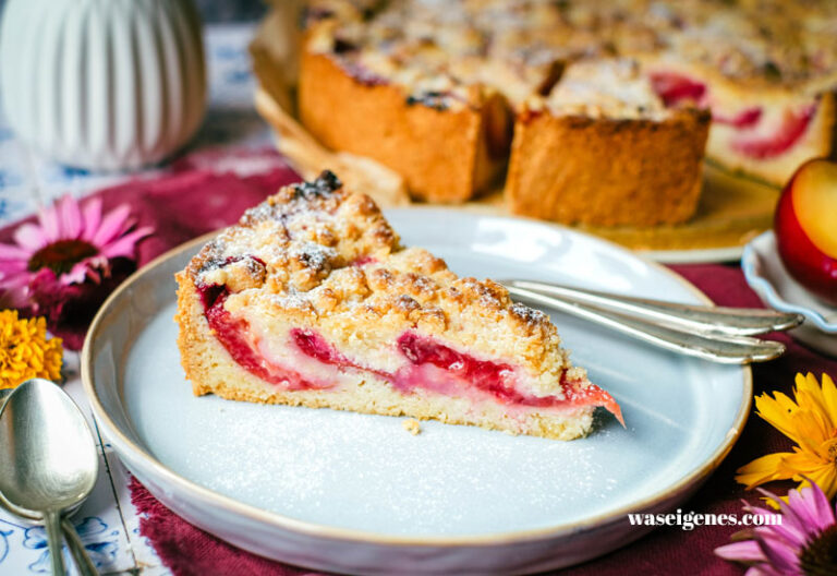 Pflaumenkuchen mit Streuseln – Der Spätsommerklassiker Pflaumenkuchen mit Streuseln – Der Spätsommerklassiker