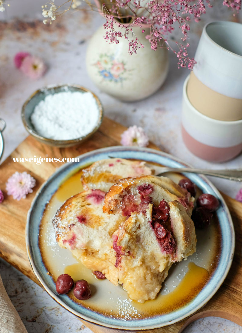French Toast Auflauf mit Brioche & Schattenmorellen French Toast Auflauf mit Brioche & Schattenmorellen