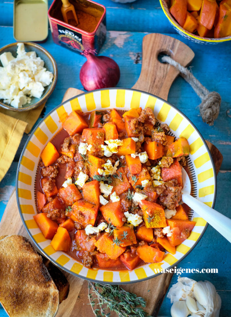 Wenig Aufwand, viel Geschmack – diese Kürbis Hackfleisch Pfanne mit Feta ist purer Herbstgenuss | waseigenes.com