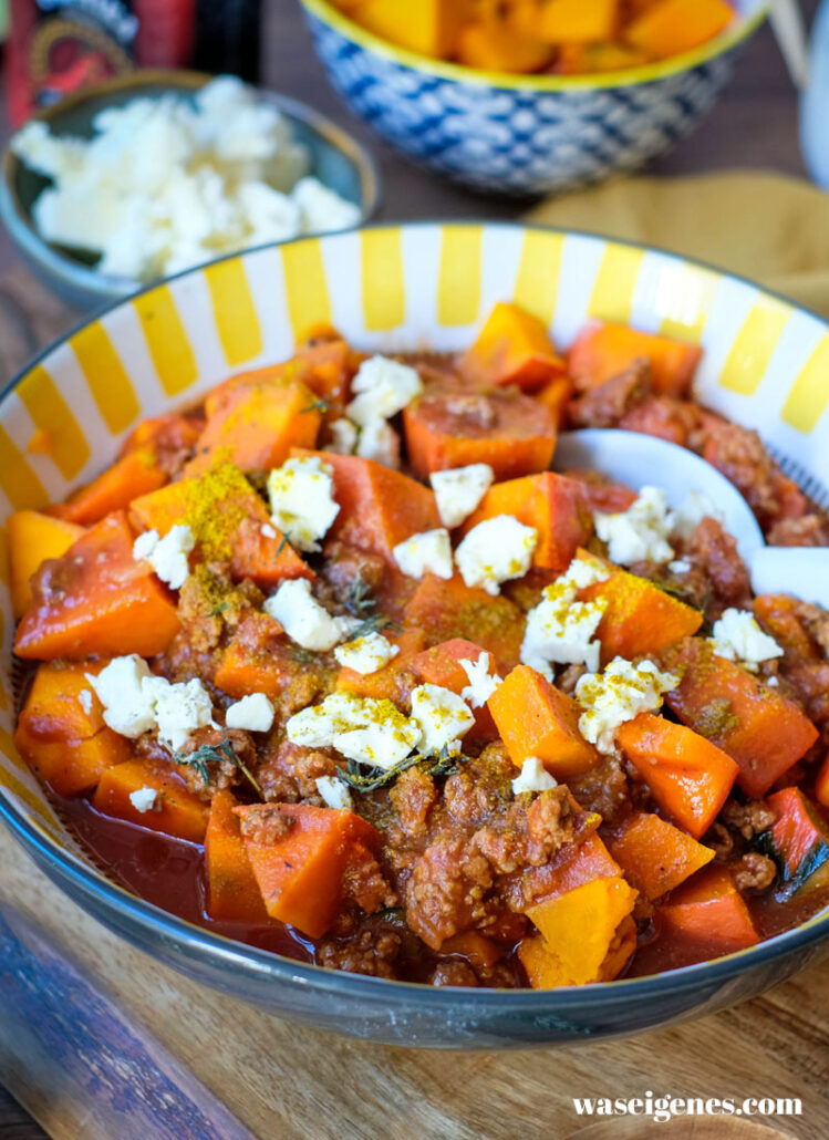 Wenig Aufwand, viel Geschmack – diese Kürbis Hackfleisch Pfanne mit Feta Herbstliebe pur.