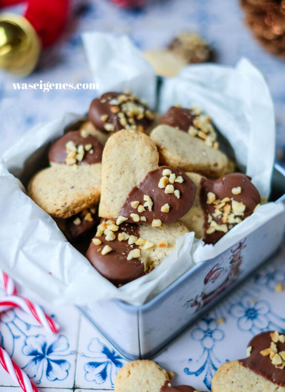 Weihnachtsplätzchen mit Haselnüssen - Haselnuss Herzen - waseigenes.com