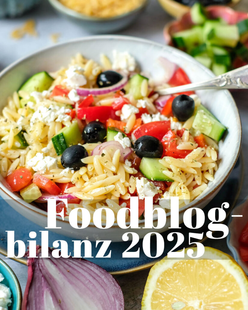 Foodblogbilanz 2025 ~ Mein kulinarischer Jahresrückblick - Ruck Zuck Apfelkuchen vom Blech, Gurkensalat mit Schmand, 8 Festtags-Desserts | waseigenes.com