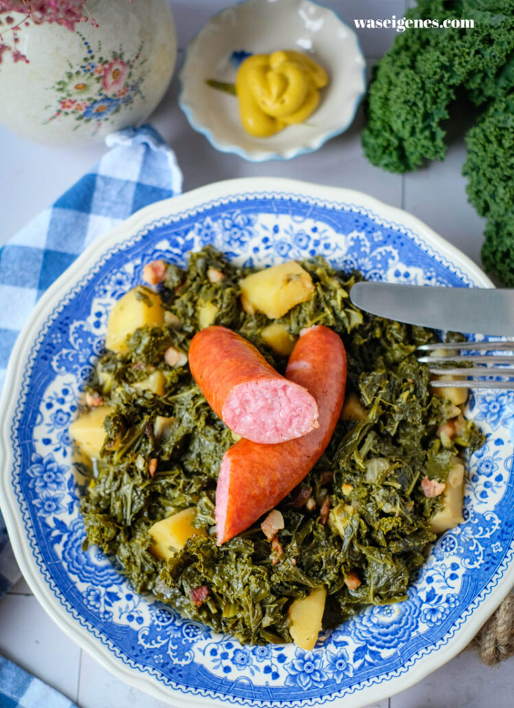 Deftiger Grünkohl mit Kartoffeln und Mettwürstchen | waseigenes.com