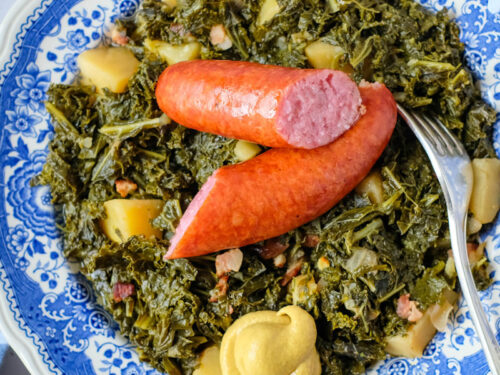 Grnkohl mit Kartoffeln und Mettwrstchen