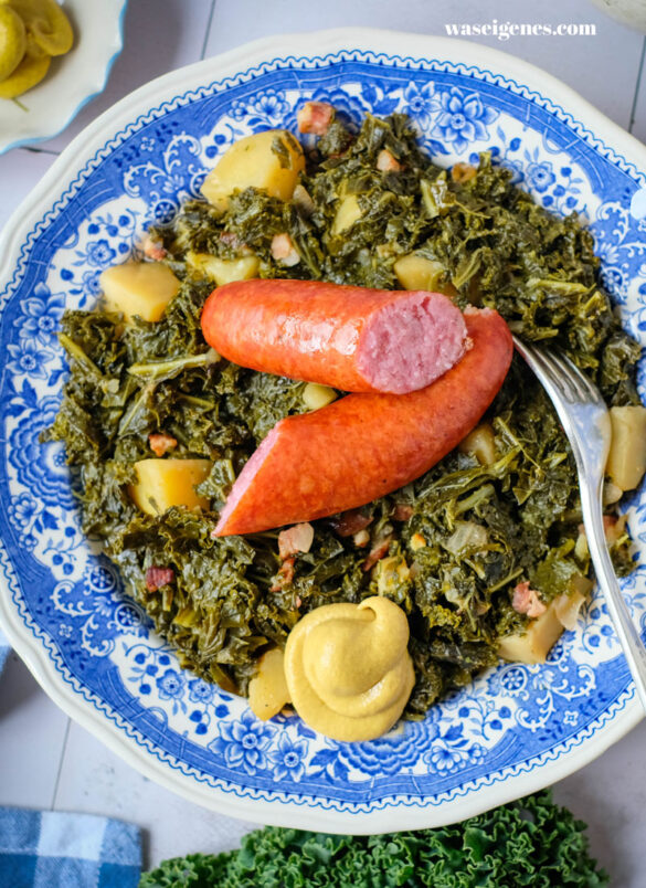 Deftiger Grünkohl mit Kartoffeln und Mettwürstchen | waseigenes.com