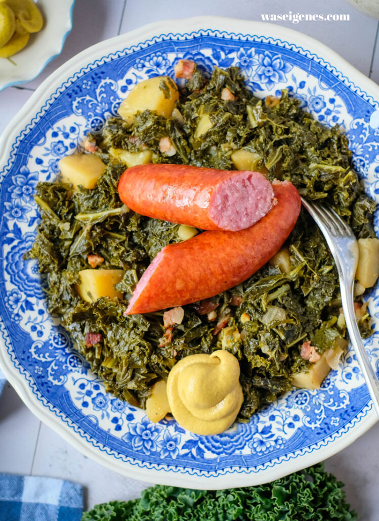 Klassischer Grünkohl mit Kartoffeln und Mettwürstchen: einfaches Winterrezept, voller Geschmack & echte Tradition. Perfekt für kalte Tage!