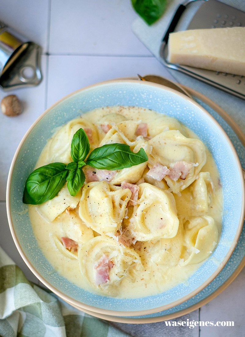 Tortellini alla Panna: Cremige Tortellini in Sahnesauce
