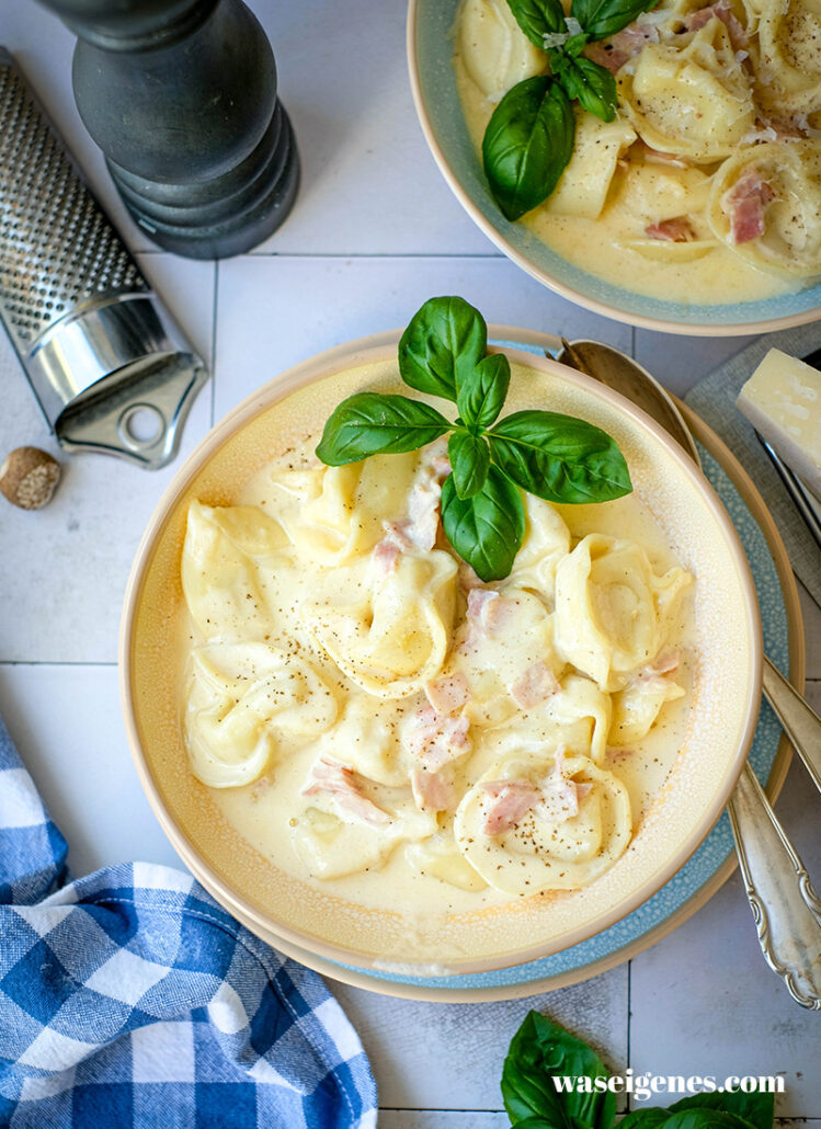 Tortellini alla Panna: Cremige Tortellini in Sahnesauce