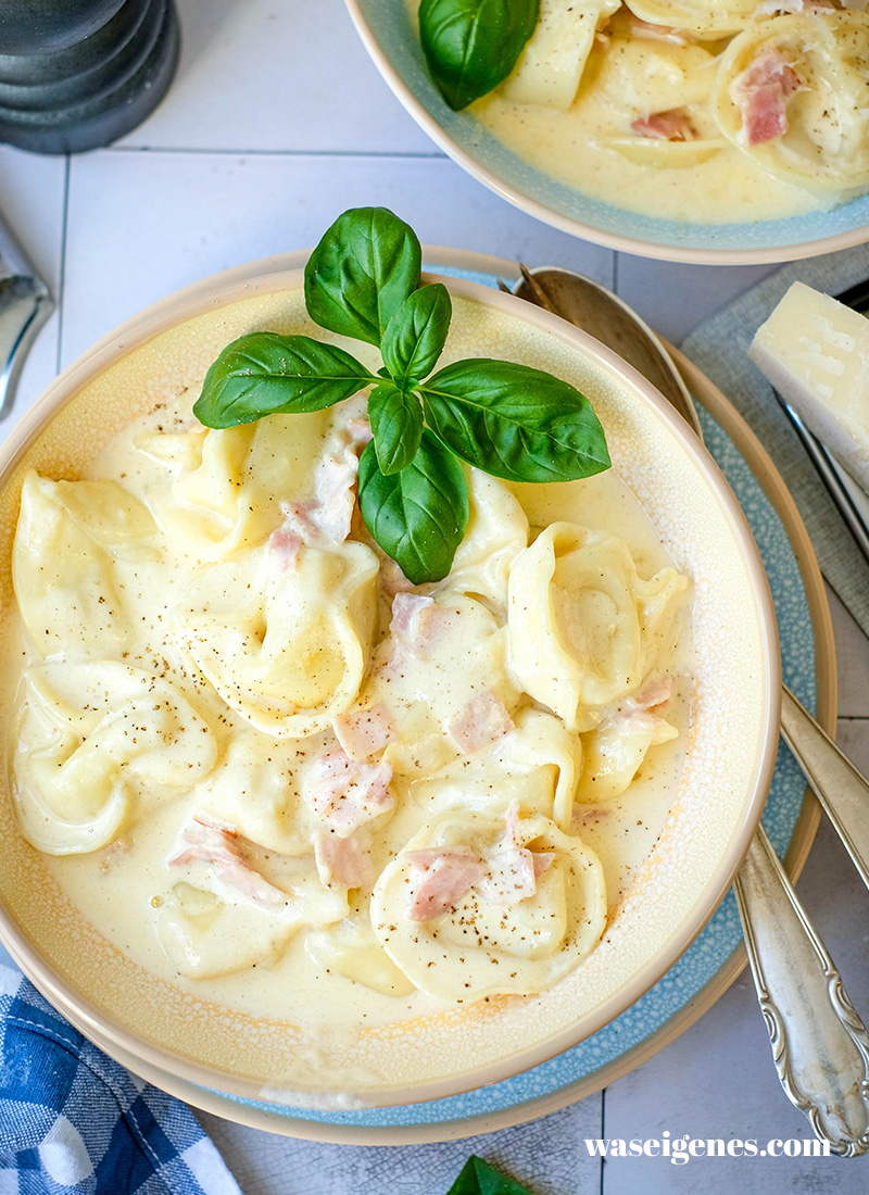 Tortellini alla Panna: Cremige Tortellini in Sahnesauce