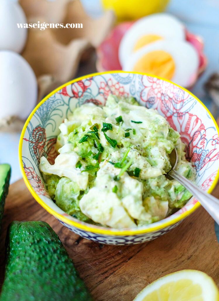Cremiger Eiersalat mit Avocado