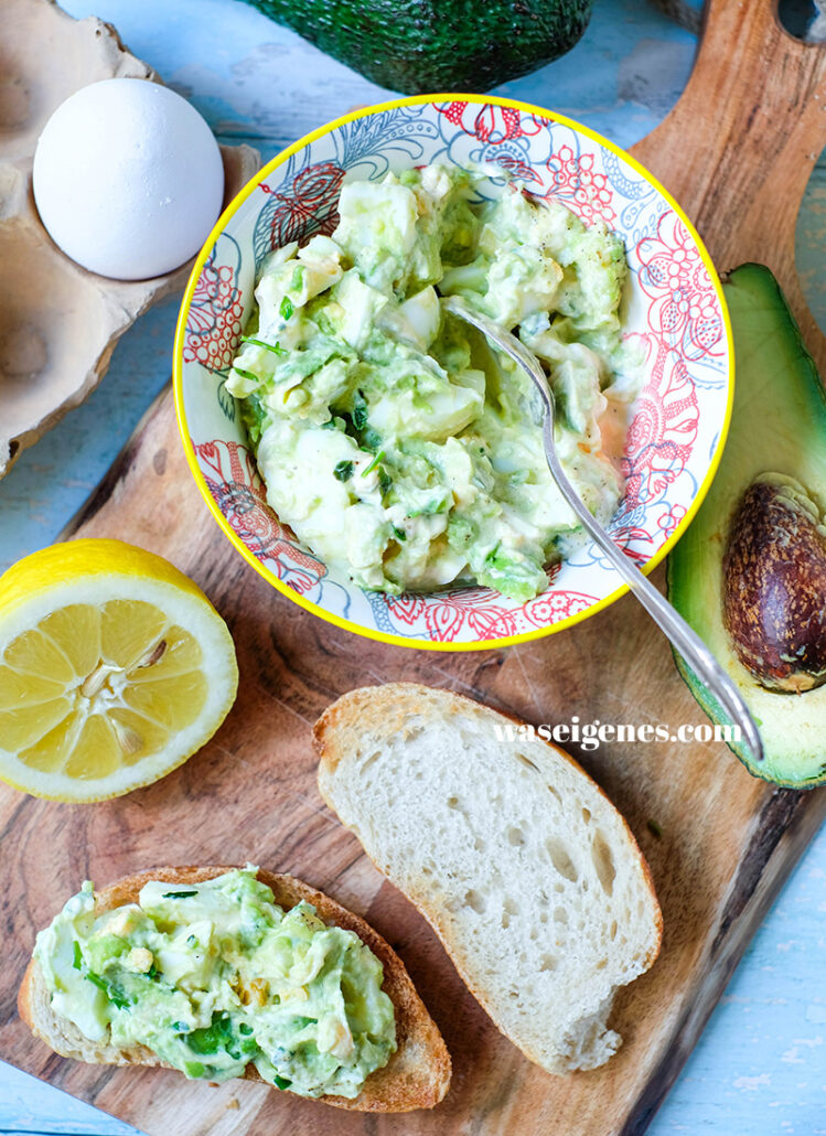 Cremiger Eiersalat mit Avocado - super schnell, ganz einfach 