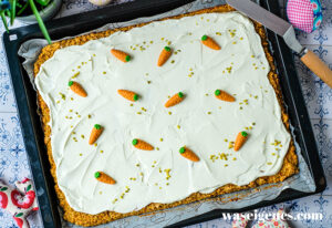 Möhrenkuchen vom Blech mit Sahne-Frischkäse-Topping