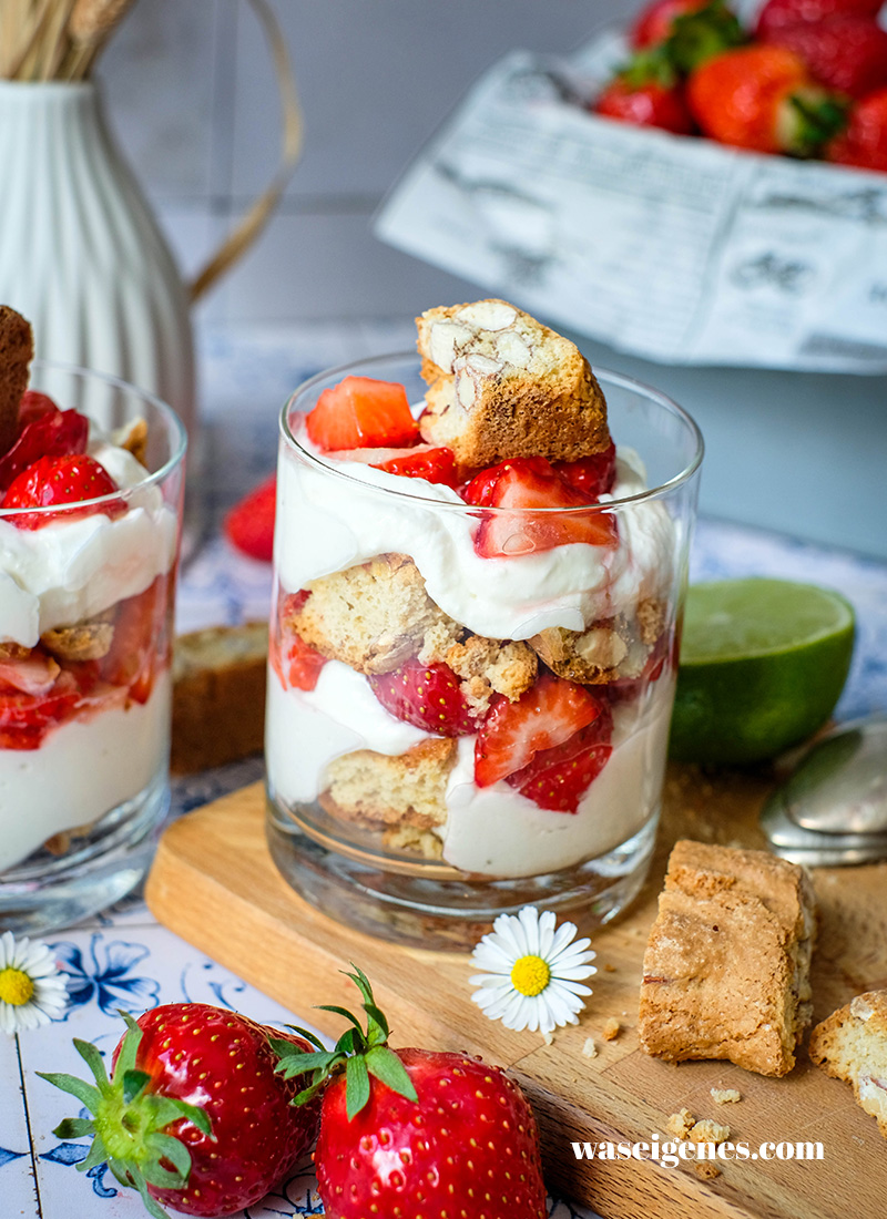 Erdbeer-Dessert im Glas mit Cantuccini, Mascarpone & Ricotta | waseigenes.com