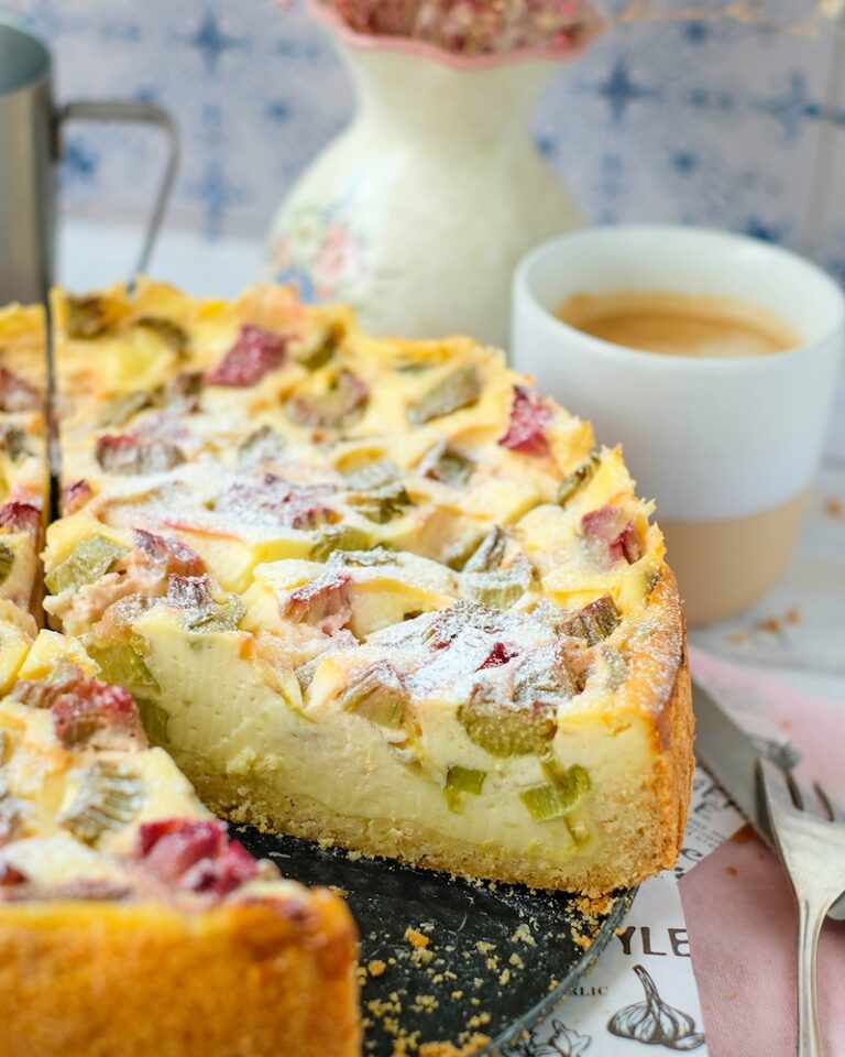 Verwunderlich Schneller Rhabarber Schmand Kuchen Bild