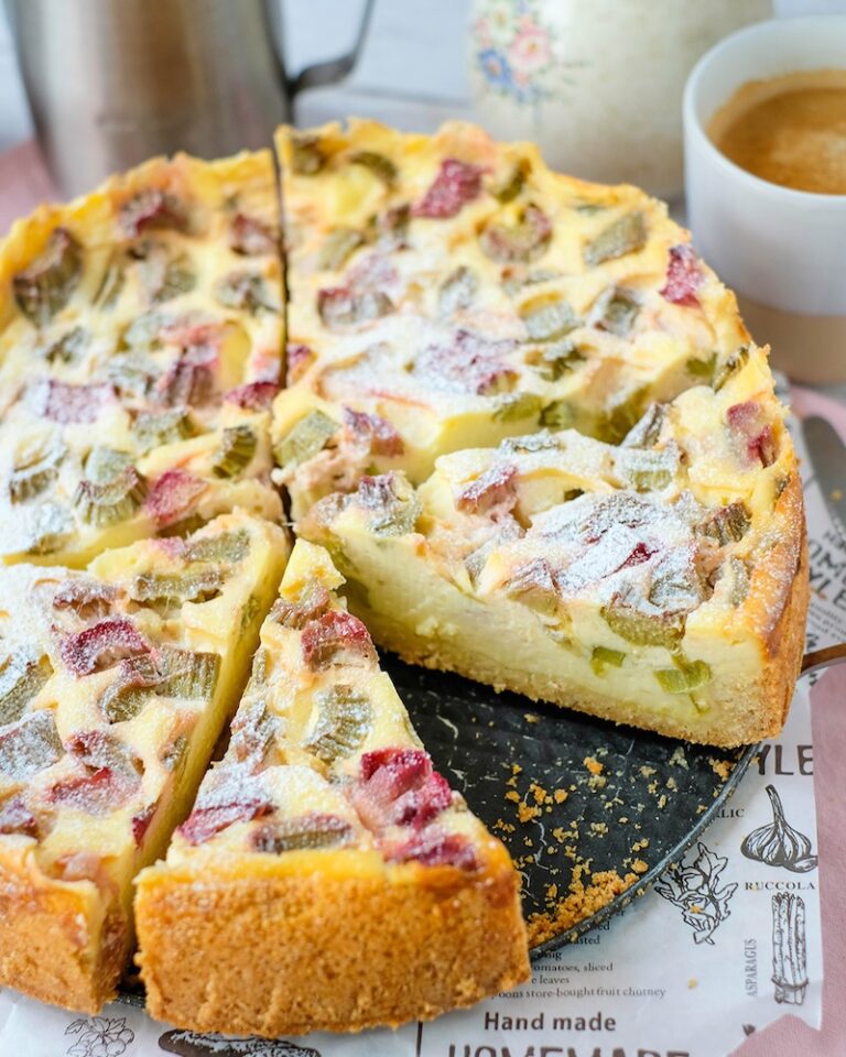 Verwunderlich Schneller Rhabarber Schmand Kuchen Bild