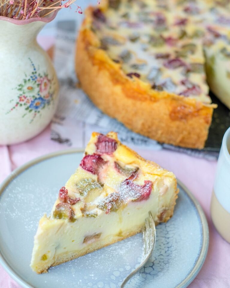 Verwunderlich Schneller Rhabarber Schmand Kuchen Bild