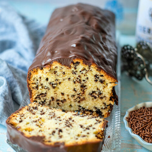 Rezept für einen saftigen Ameisenkuchen mit Schokostreuseln, Eierlikör und Schoko-Ganache | waseigenes.com