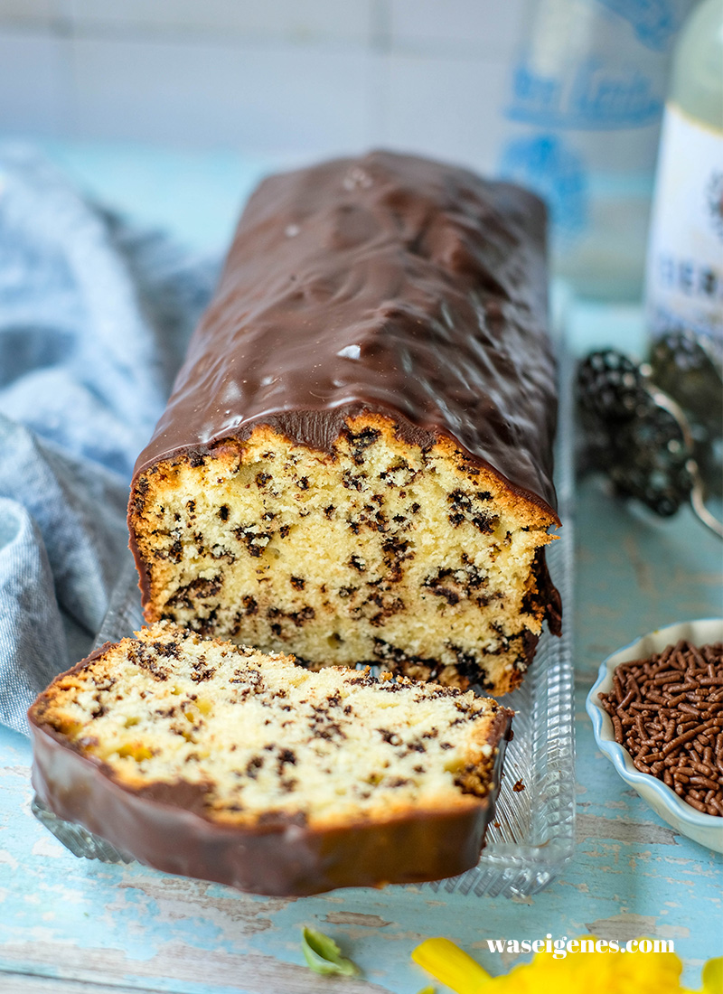 Rezept für einen saftigen Ameisenkuchen mit Schokostreuseln, Eierlikör und Schoko-Ganache | waseigenes.com