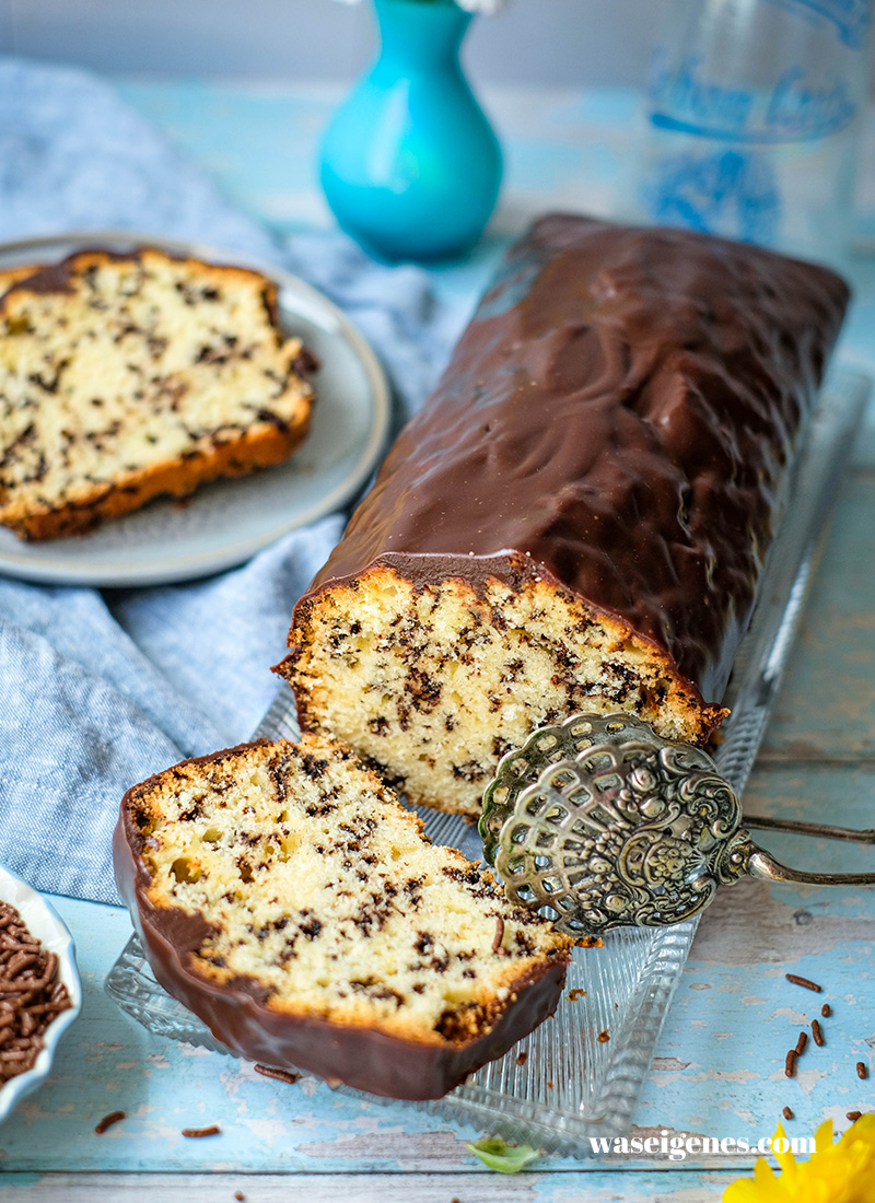 Rezept für einen saftigen Ameisenkuchen mit Schokostreuseln, Eierlikör und Schoko-Ganache | waseigenes.com