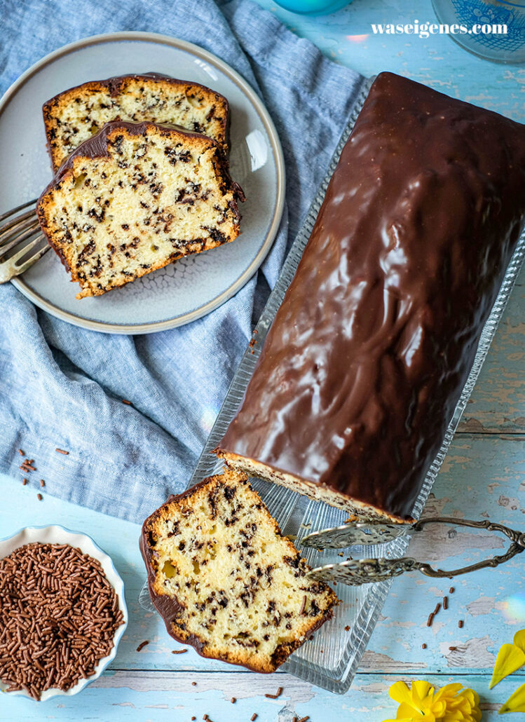 Rezept für einen saftigen Ameisenkuchen mit Schokostreuseln, Eierlikör und Schoko-Ganache | waseigenes.com