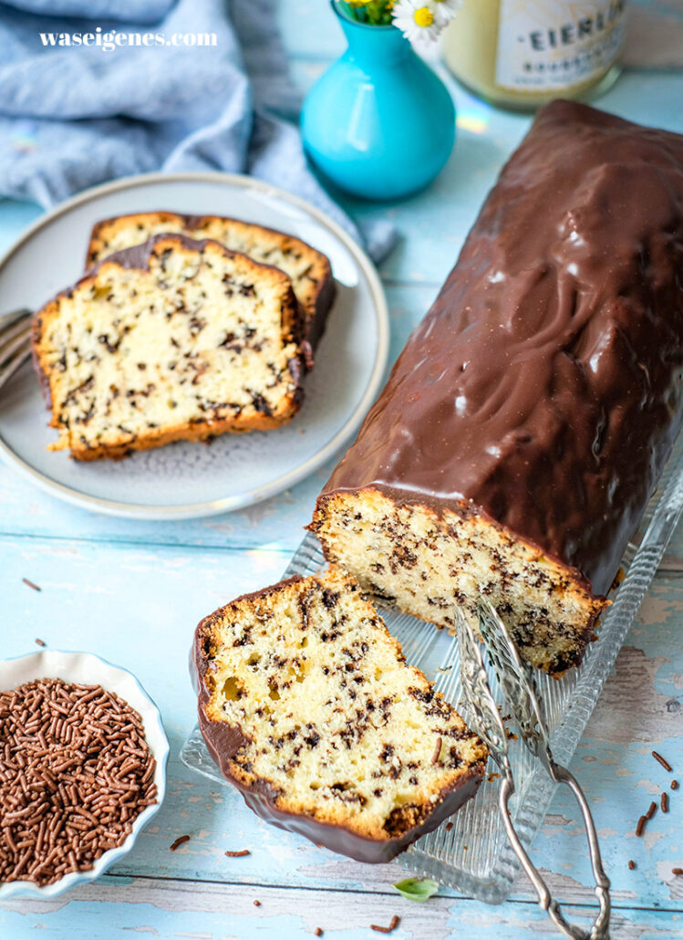 Rezept für einen saftigen Ameisenkuchen mit Schokostreuseln, Eierlikör und Schoko-Ganache | waseigenes.com