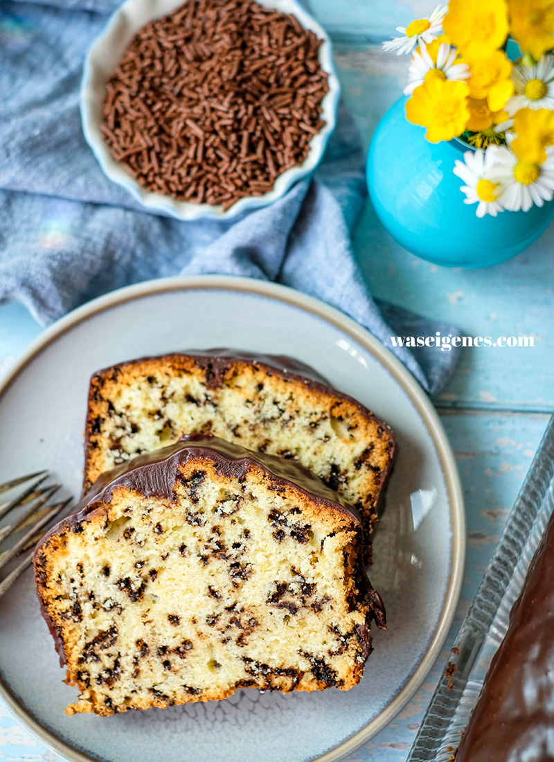 Rezept für einen saftigen Ameisenkuchen mit Schokostreuseln, Eierlikör und Schoko-Ganache | waseigenes.com