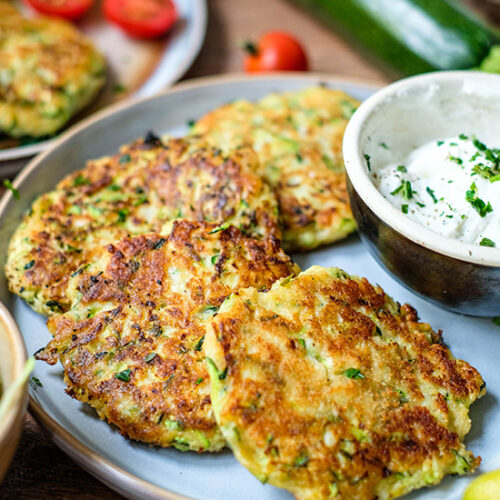 Zucchinipuffer: Einfaches Rezept für knusprige Puffer, waseigenes.com