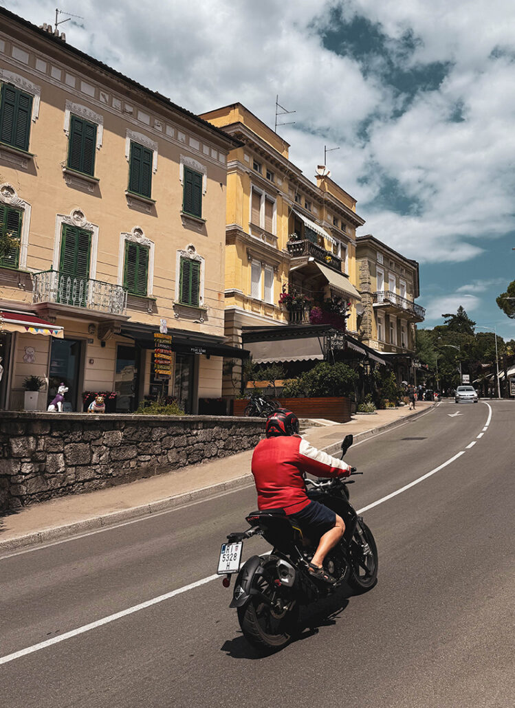 Opatija in Kroatien: prächtige Villen, die berühmte Küstenpromenade Lungomare an der Kvarner Bucht | waseigenes.com