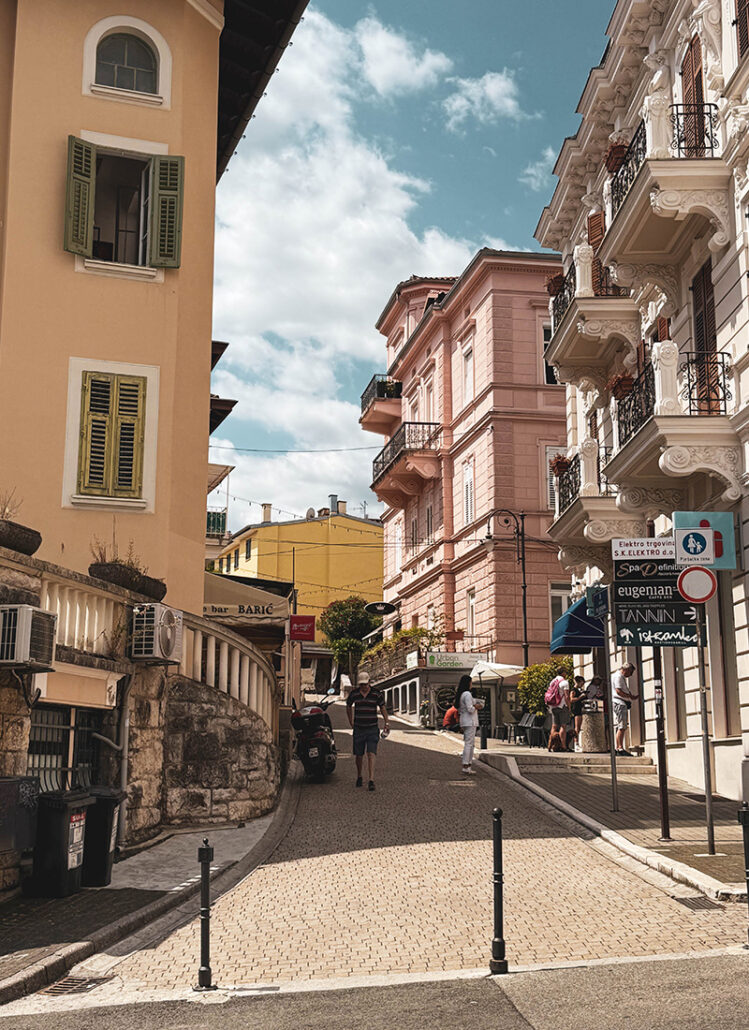 Opatija in Kroatien: prächtige Villen, die berühmte Küstenpromenade Lungomare und andere Sehenswürdigkeiten an der Kvarner Bucht | waseigenes.com