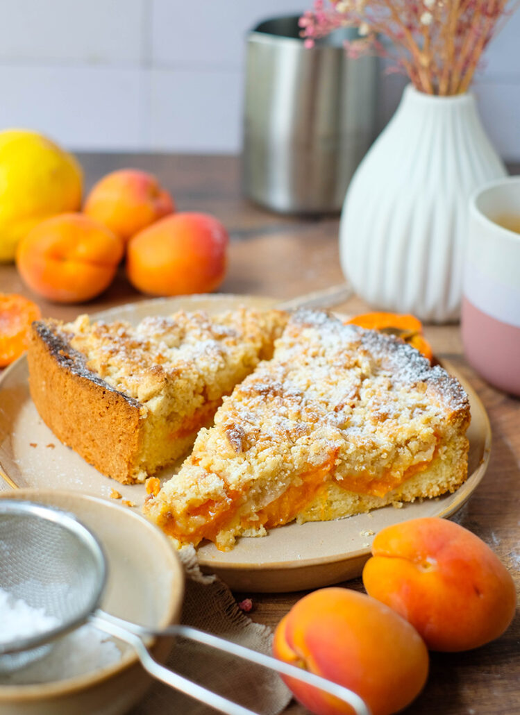 Rezept für einen einfachen Aprikosenkuchen mit Streuseln von waseigenes.com