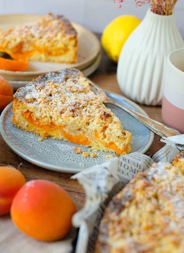 Rezept für einen einfachen Aprikosenkuchen mit Streuseln von waseigenes.com