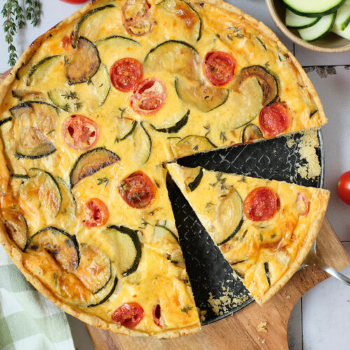 Rezept: Zucchini Quiche mit Kirschtomaten und Schmand, waseigenes.com
