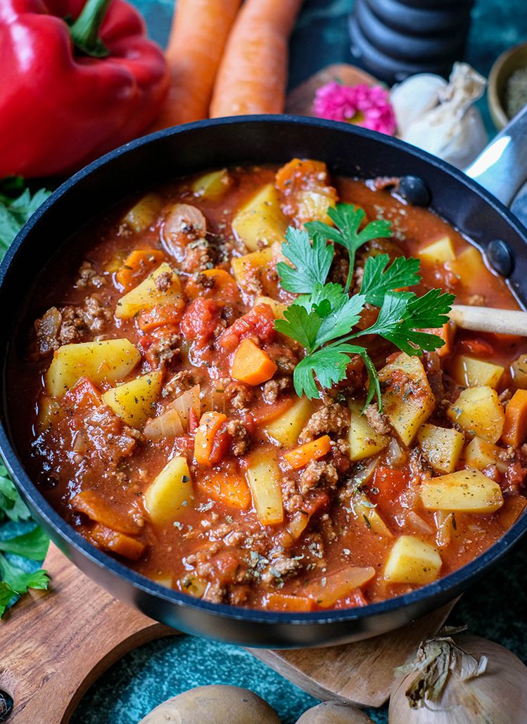 Herzhafter Bauerntopf mit Hackfleisch, Kartoffeln und Paprika - Rezept von waseigenes.com