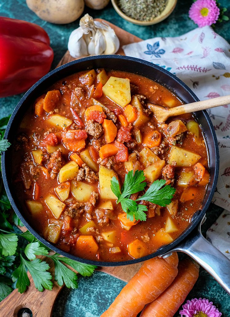 Herzhafter Bauerntopf mit Hackfleisch, Kartoffeln und Paprika - Rezept von waseigenes.com