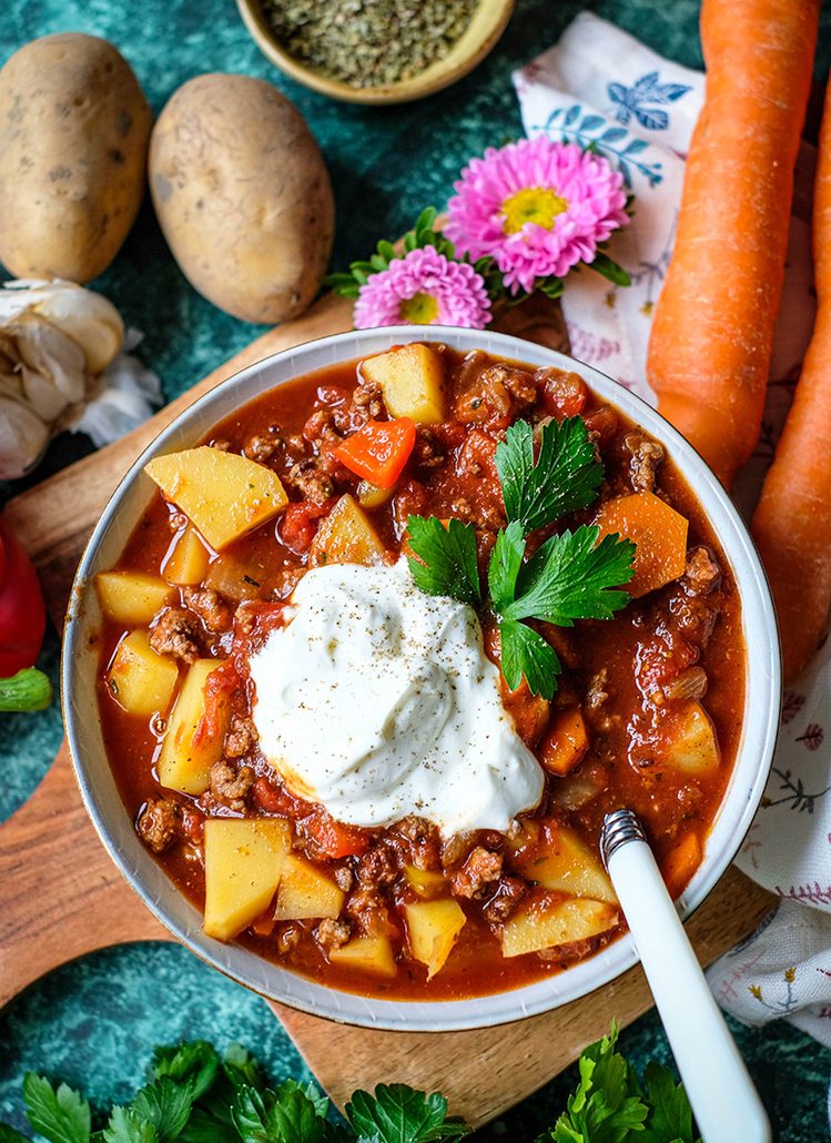 Herzhafter Bauerntopf mit Hackfleisch, Kartoffeln und Paprika - Rezept von waseigenes.com